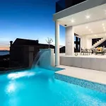 Beautiful In Holiday home *