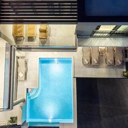 Cozy In With Outdoor Swimming Pool * Makarska