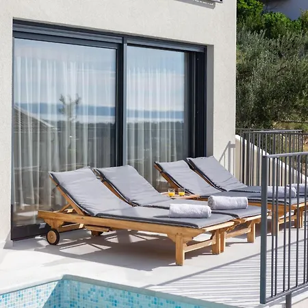 Cozy In With Outdoor Swimming Pool Holiday home Makarska