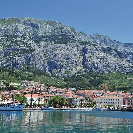 Holiday home Cozy In With Outdoor Swimming Pool Makarska