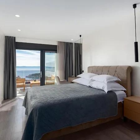 Holiday home Cozy In With Outdoor Swimming Pool Makarska
